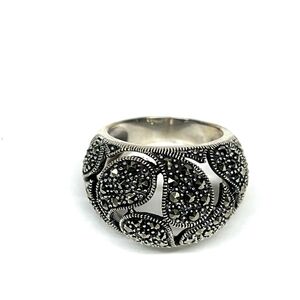 Elegant Marcasite  Silver Ring with Black Accents